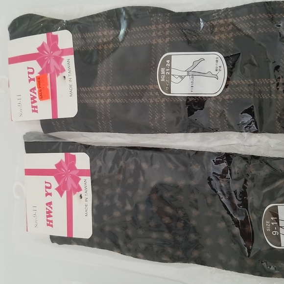 Lot of 4 Hwa Yu  Knee HI Socks - Picture 5 of 5